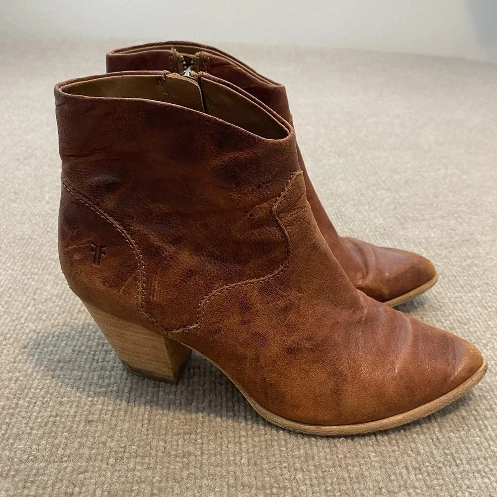 Frye Booties Womens Size 7 Brown Leather Ankle Zip Block Heel 3478342-COG